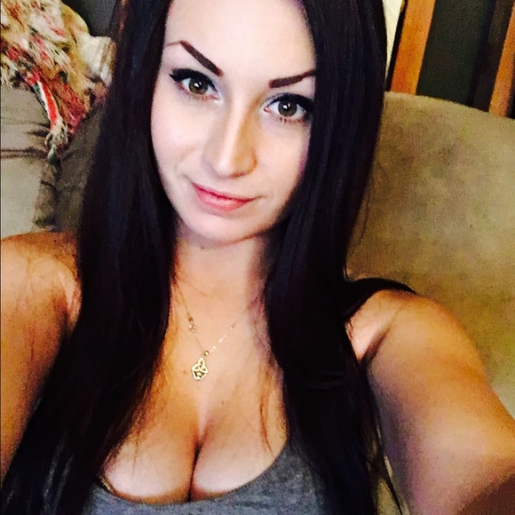 Meet your Posher, Kaleigh - Picture 1 of 1